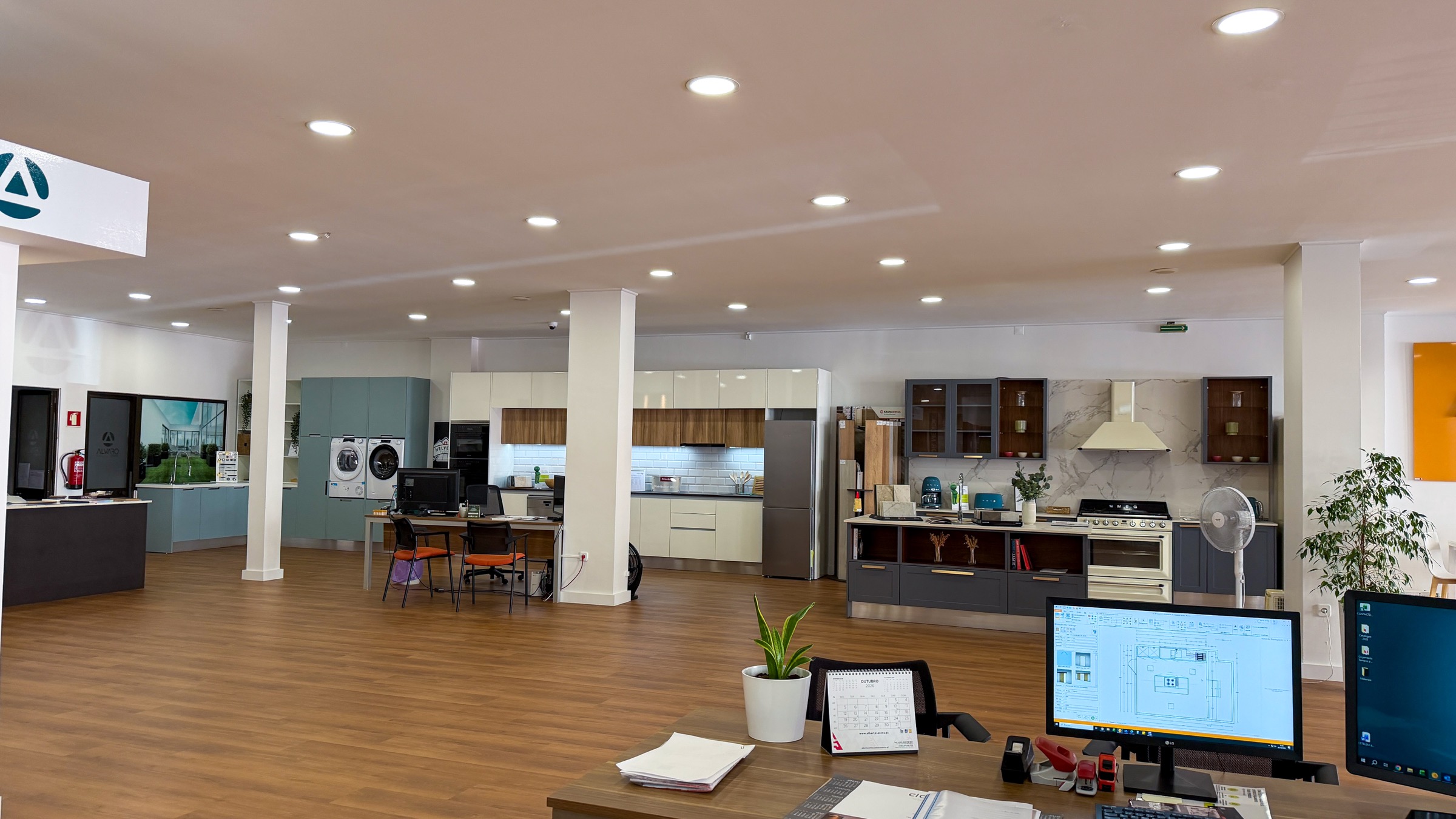Interior do showroom Álvaro no Entroncamento